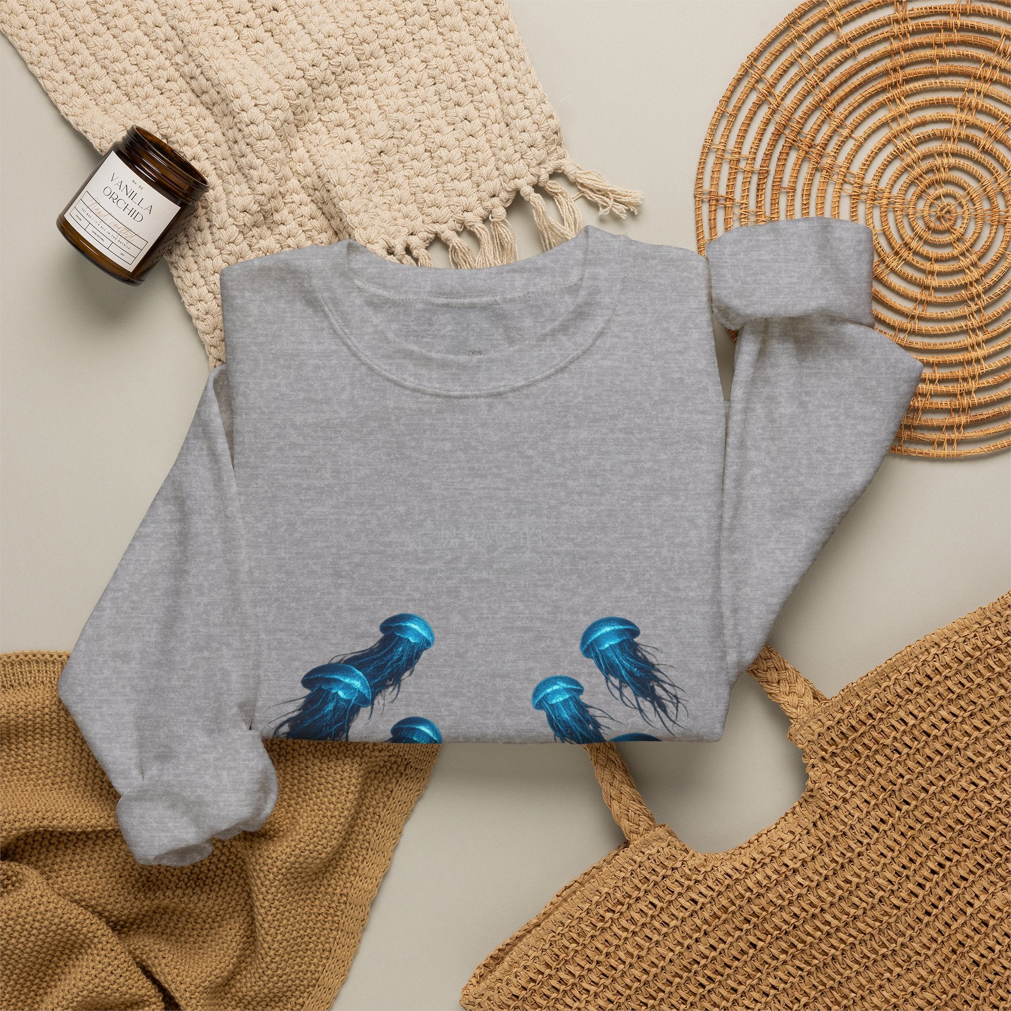 Crewneck Sweatshirt — Blue Jellyfish Graphic Pullover 不易察觉的