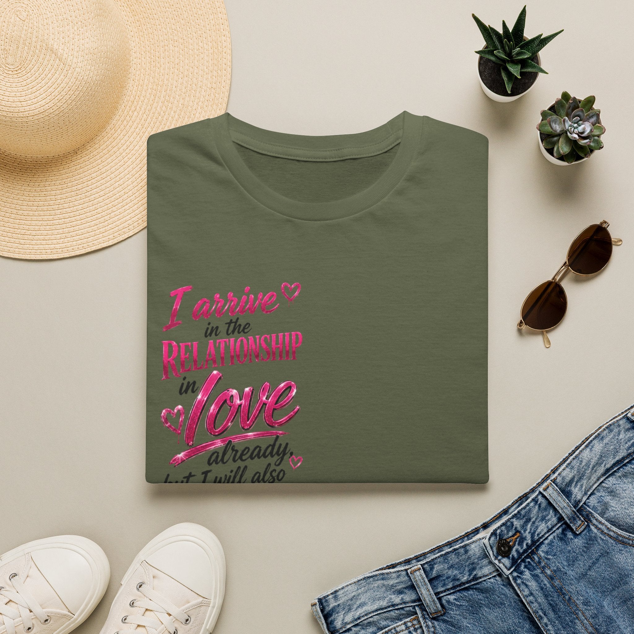 Relationship In Love Graphic T-Shirt — "I Arrive in the Relationship in Love"